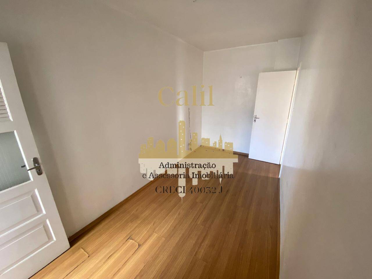 Apartamento à venda com 3 quartos, 107m² - Foto 6